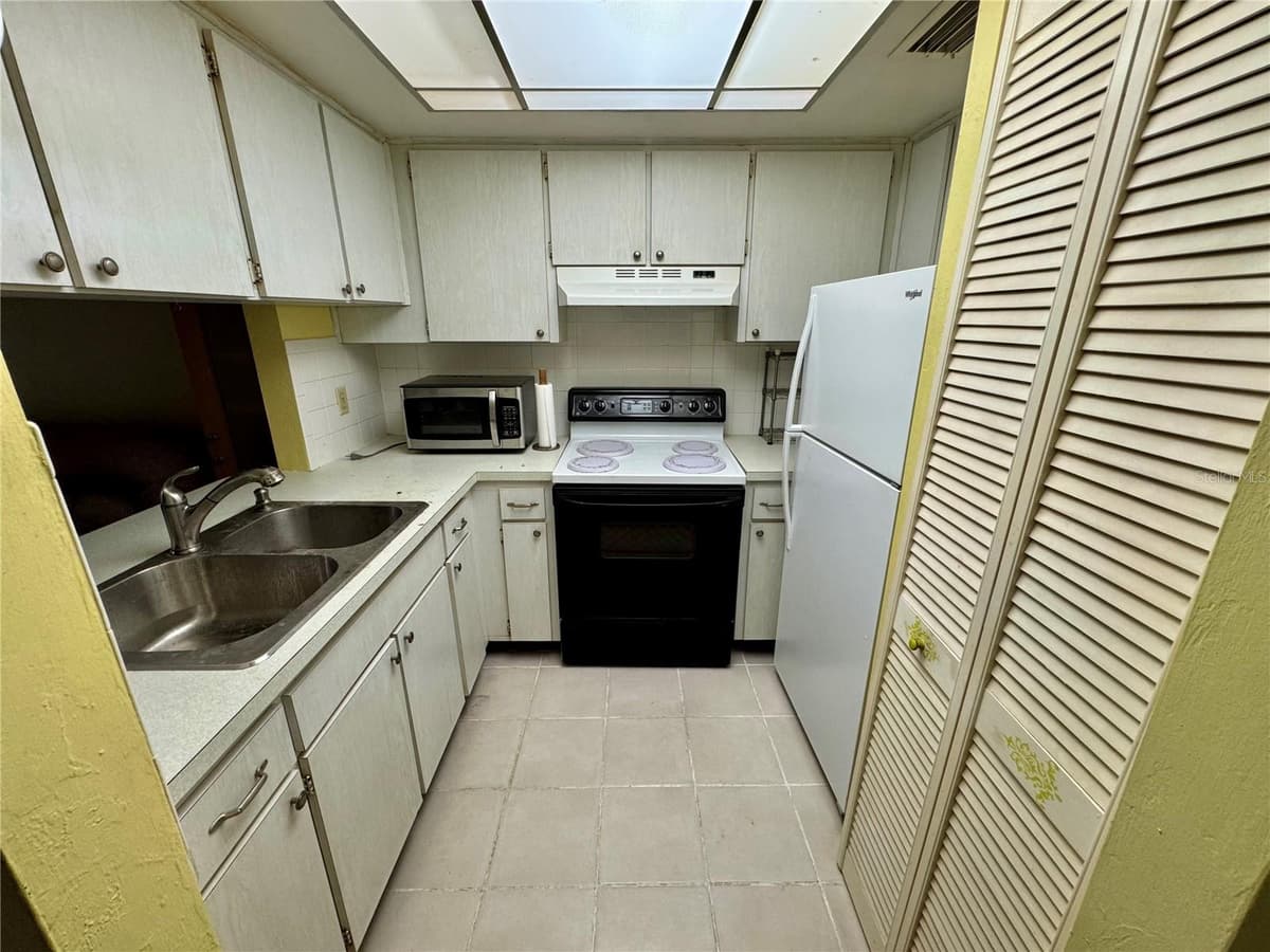 1250 PINELLAS AVENUE — photo 4 of 10