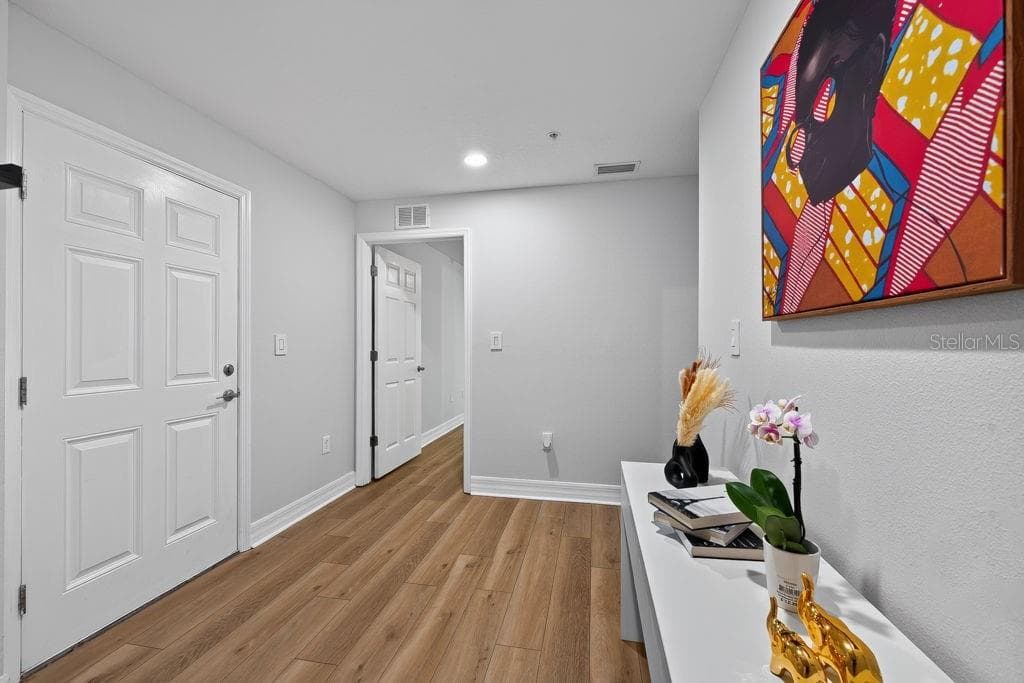 4546 BAY SPRING COURT — photo 4 of 51