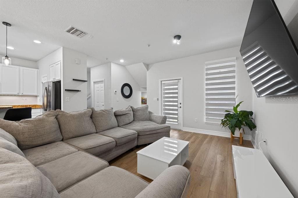 4546 BAY SPRING COURT — photo 14 of 51