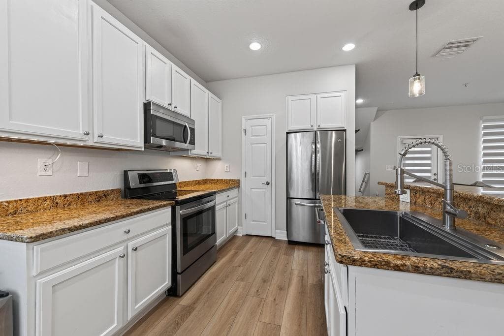 4546 BAY SPRING COURT — photo 19 of 51
