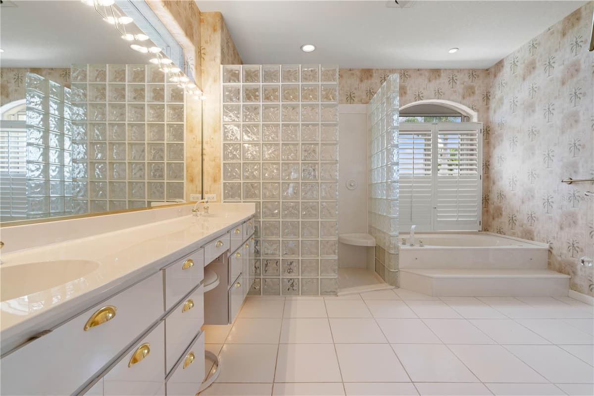 2819 DEBORAH DRIVE — photo 41 of 64