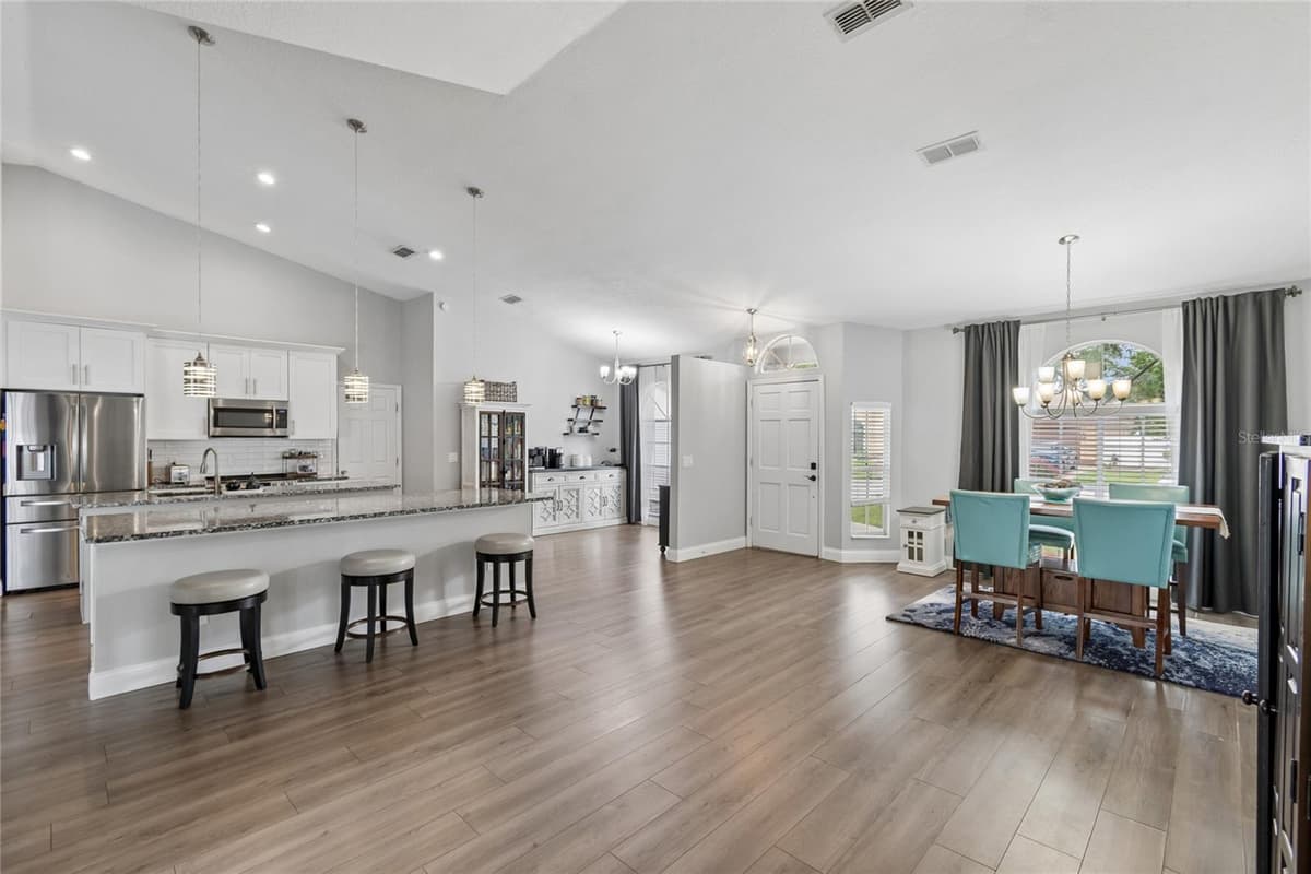 1552 THORNHILL CIRCLE — photo 4 of 55