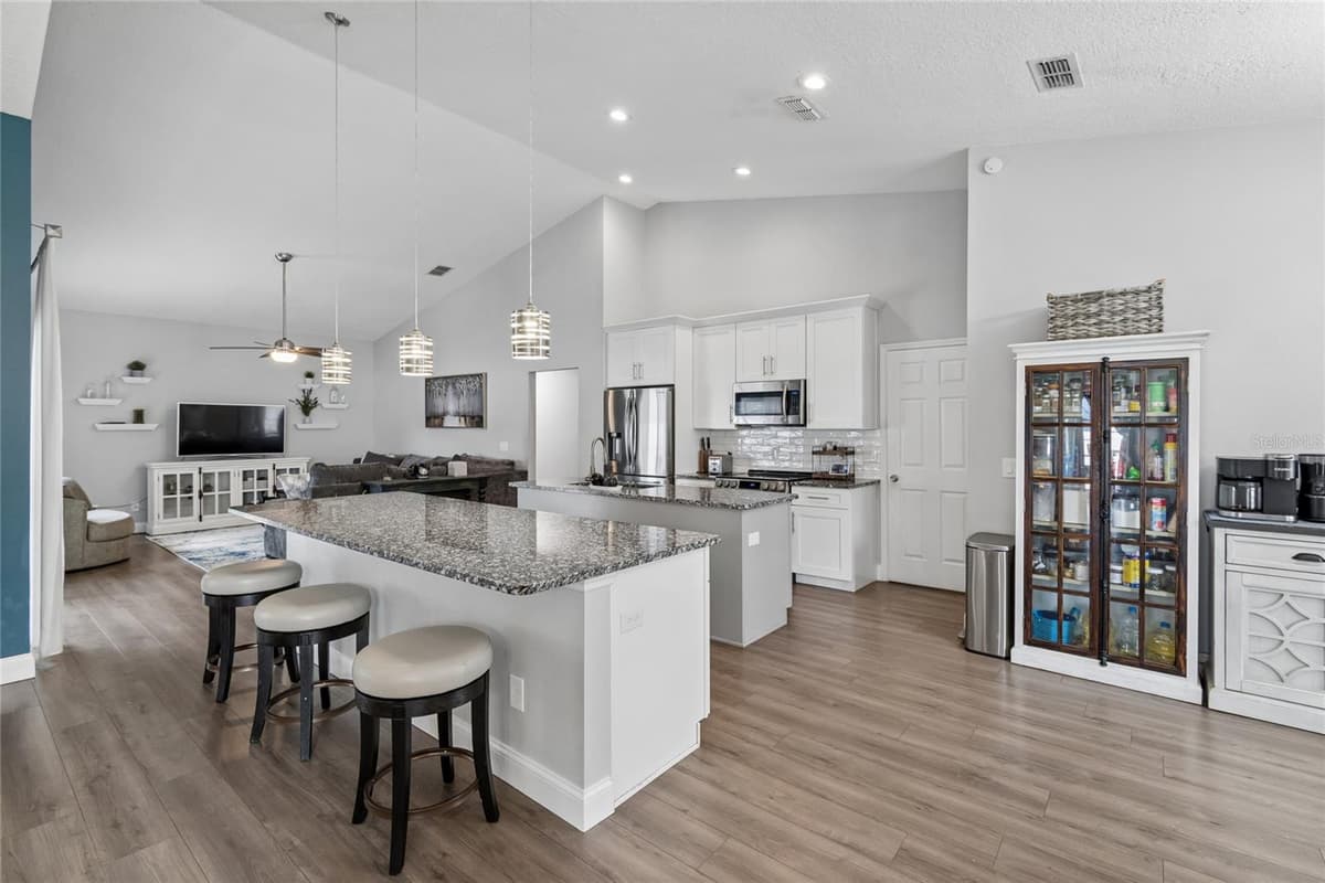 1552 THORNHILL CIRCLE — photo 9 of 55