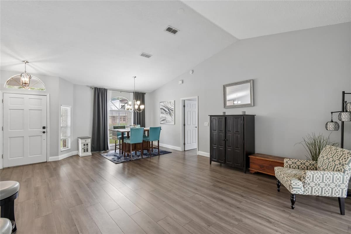 1552 THORNHILL CIRCLE — photo 6 of 55