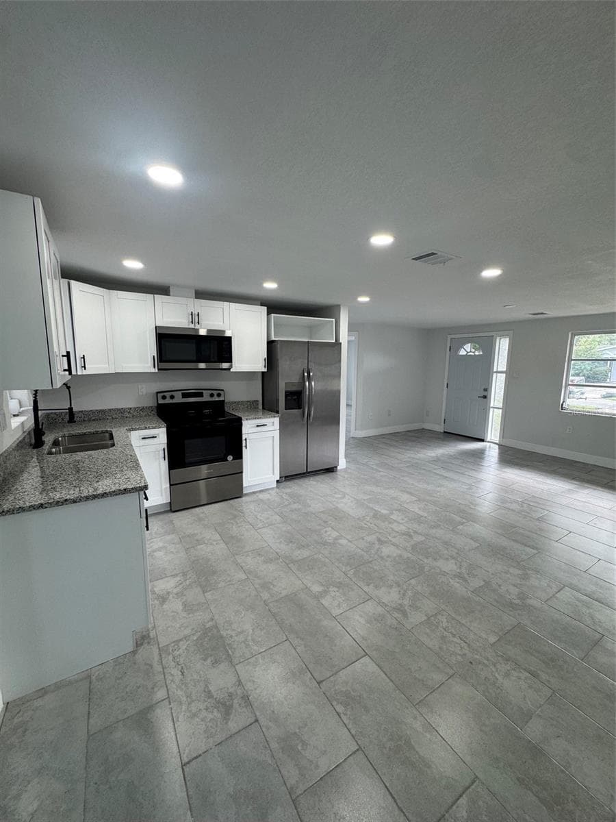 6840 RUNNEL DRIVE — photo 6 of 18