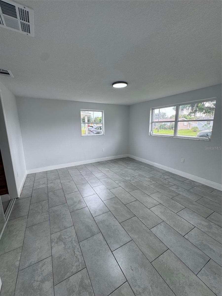 6840 RUNNEL DRIVE — photo 7 of 18