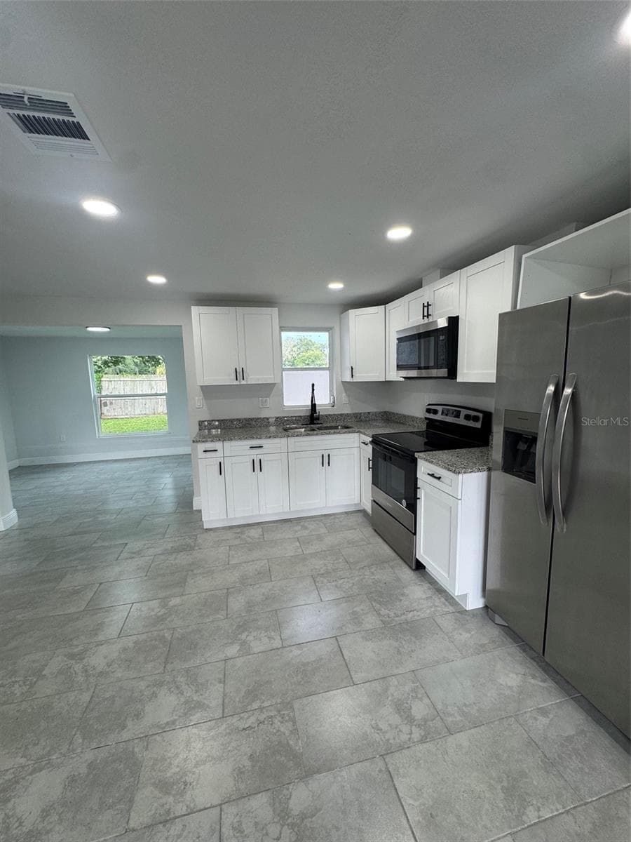 6840 RUNNEL DRIVE — photo 4 of 18