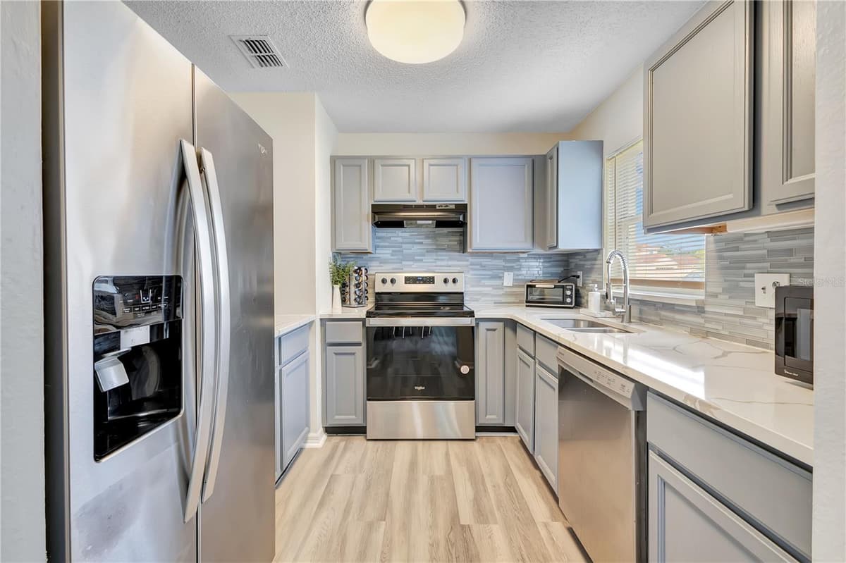 2346 CORDOVA COURT — photo 6 of 31