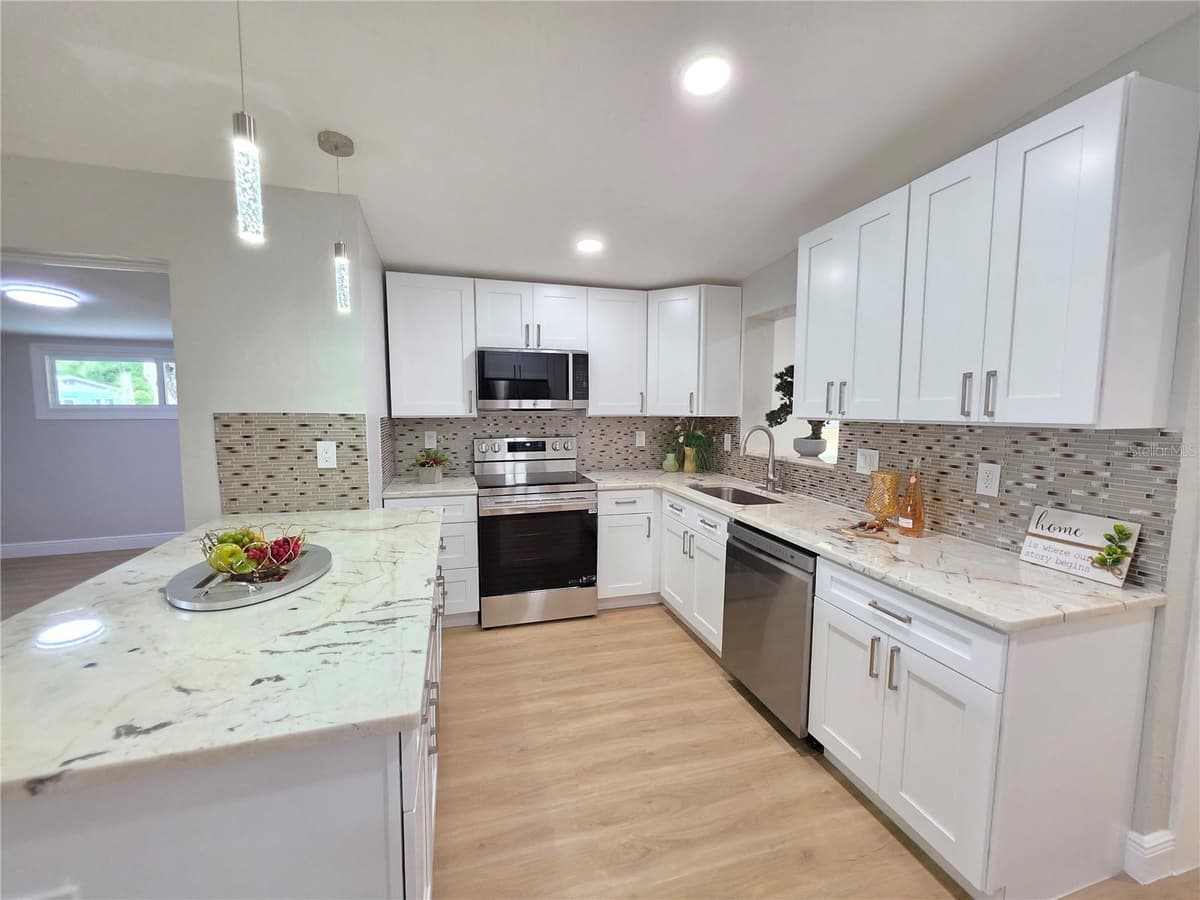 138 DAVISON AVENUE — photo 16 of 65