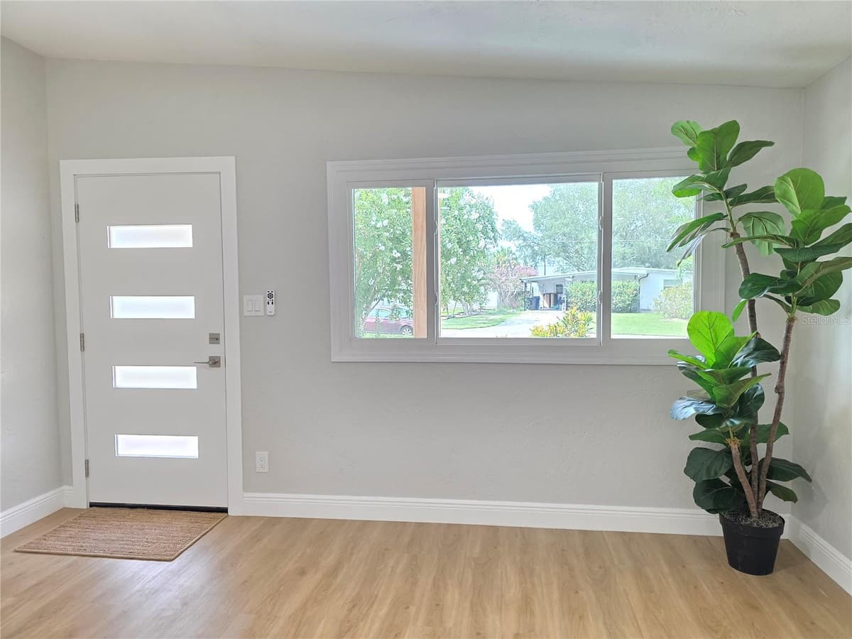138 DAVISON AVENUE — photo 15 of 65