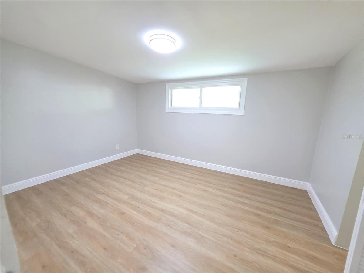 138 DAVISON AVENUE — photo 38 of 65