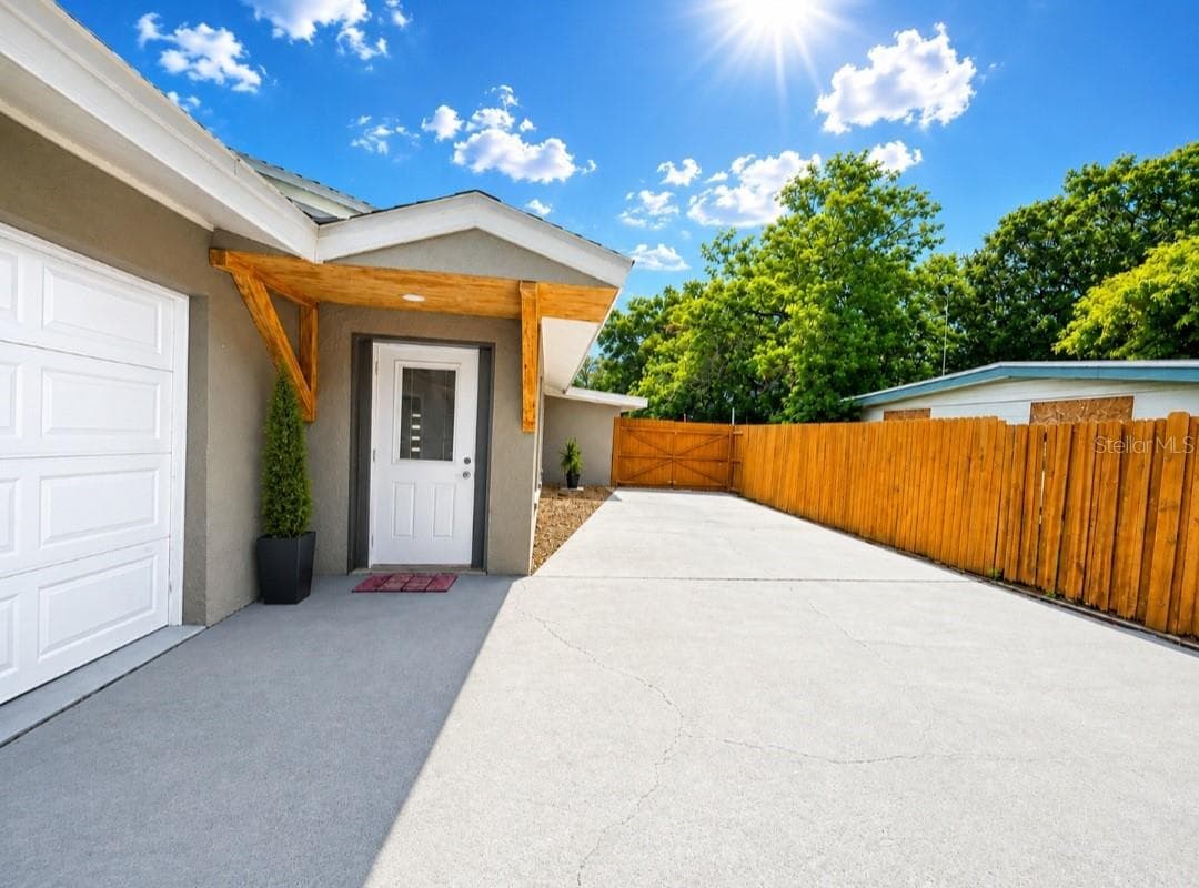 138 DAVISON AVENUE — photo 47 of 65