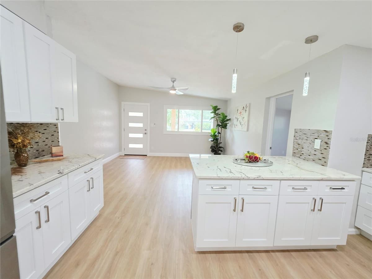 138 DAVISON AVENUE — photo 48 of 65