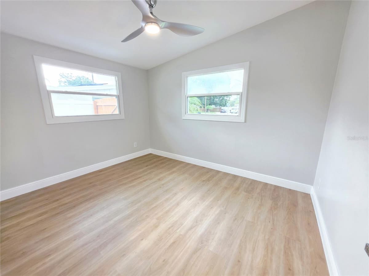 138 DAVISON AVENUE — photo 53 of 65