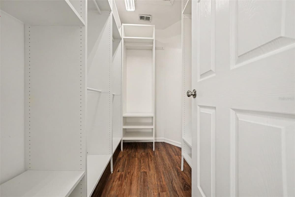 3606 SANCTUARY DRIVE — photo 10 of 26