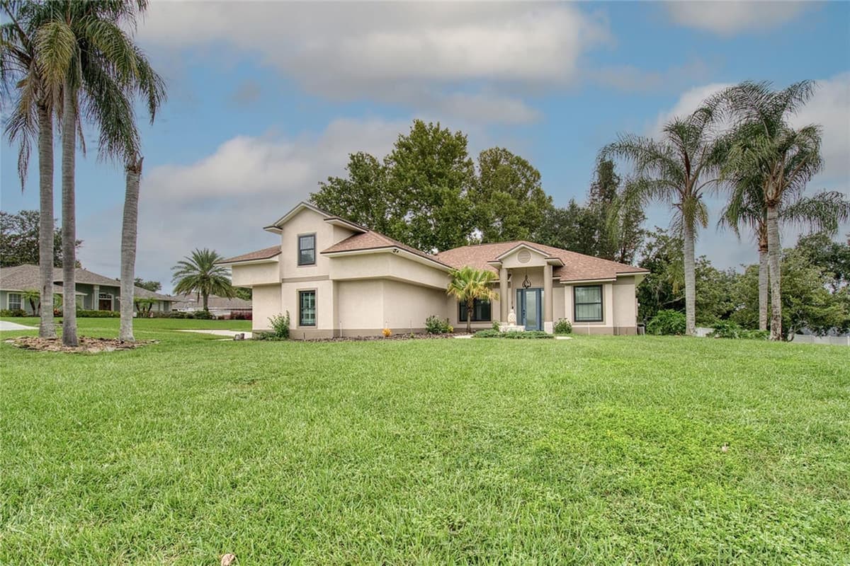 10537 VERSAILLES BOULEVARD — photo 37 of 40