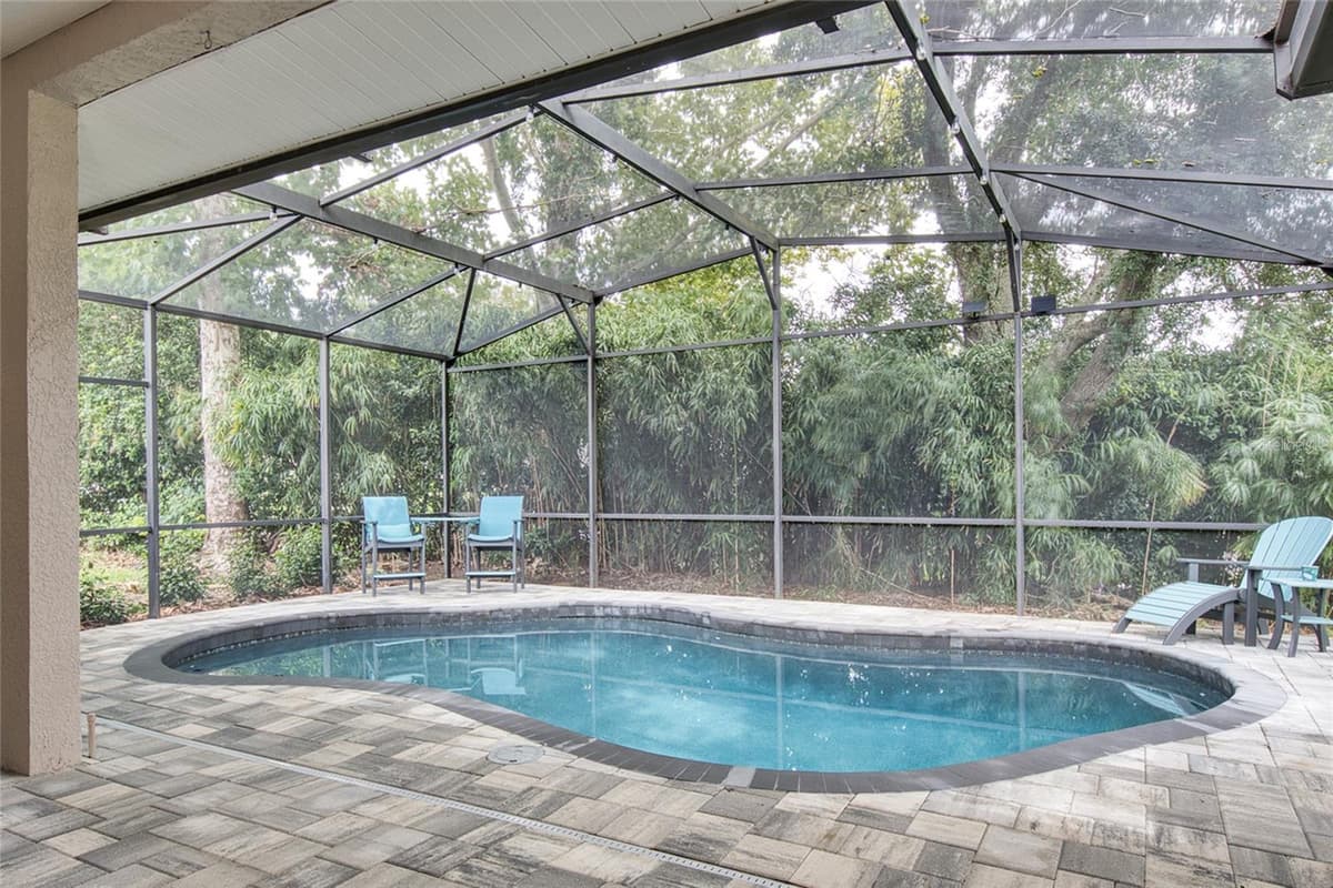 10537 VERSAILLES BOULEVARD — photo 17 of 40
