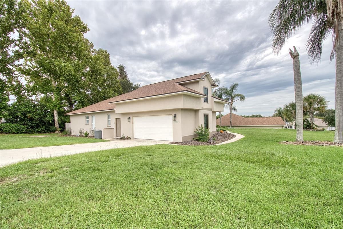 10537 VERSAILLES BOULEVARD — photo 39 of 40