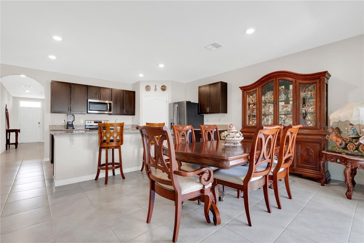 1735 PARK SIDE AVENUE — photo 4 of 28