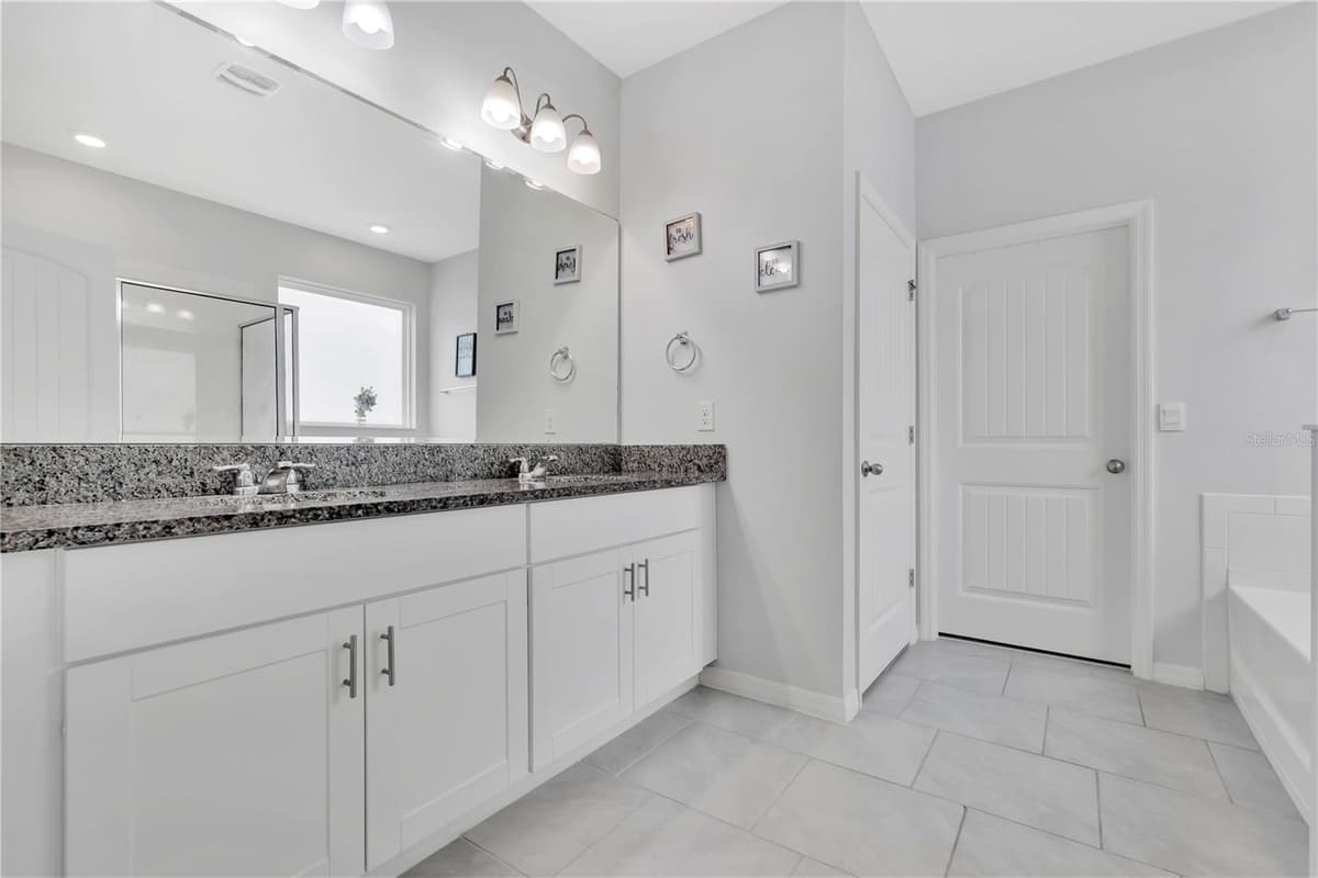 1621 PARK SIDE AVENUE — photo 14 of 35