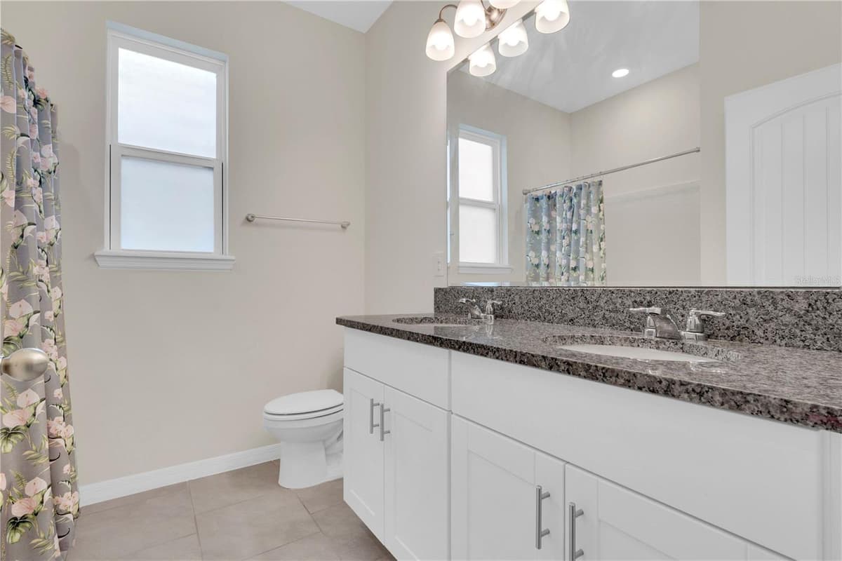 1621 PARK SIDE AVENUE — photo 16 of 35