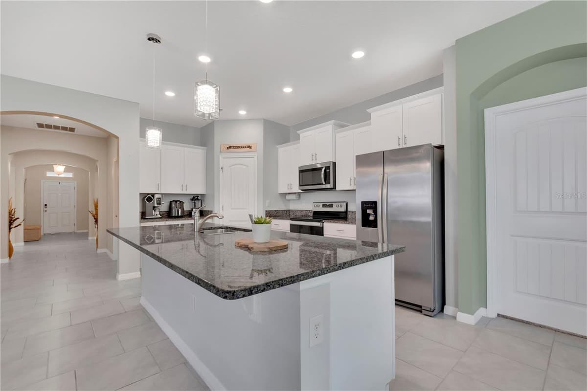 1621 PARK SIDE AVENUE — photo 4 of 35