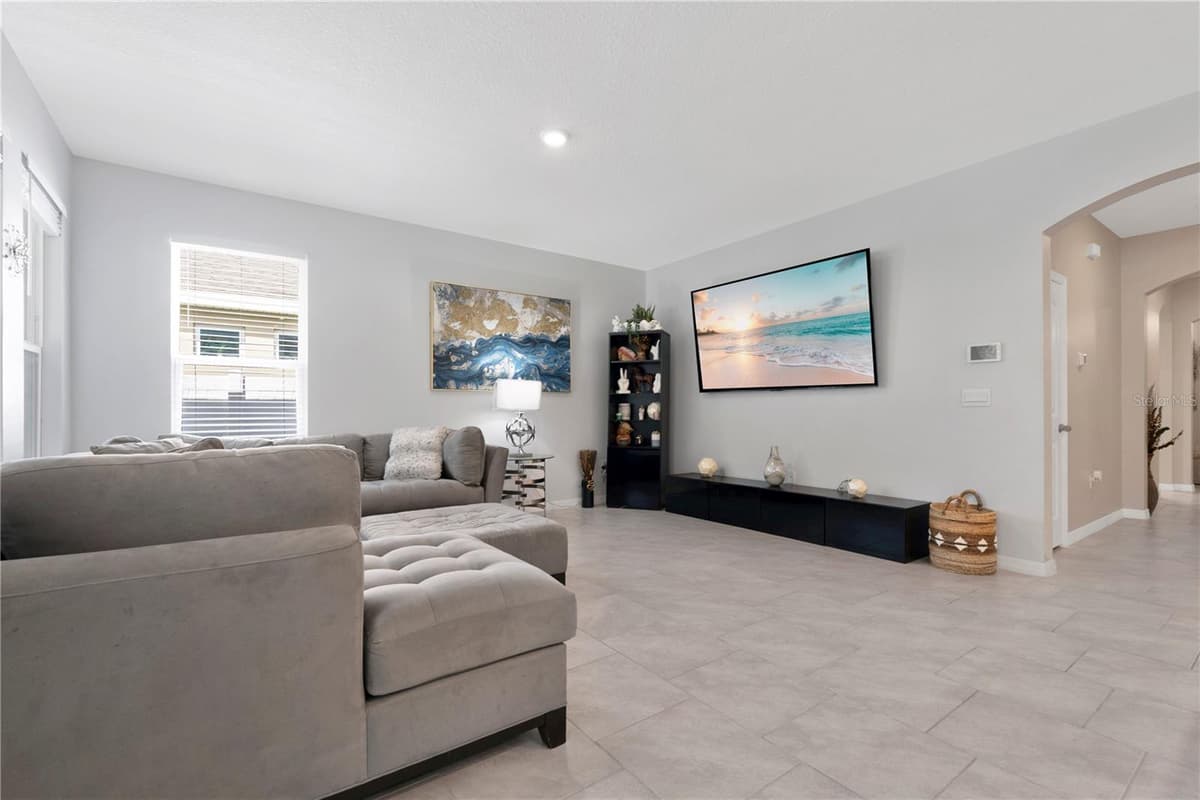1621 PARK SIDE AVENUE — photo 10 of 35