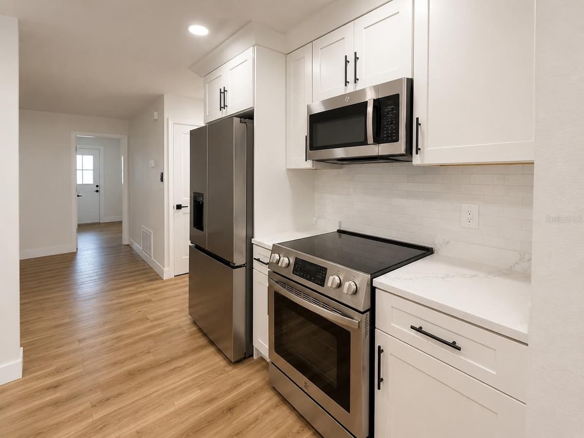 958 ORANGE AVENUE — photo 8 of 27
