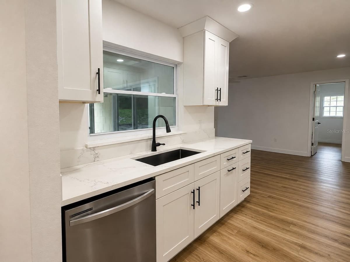 958 ORANGE AVENUE — photo 7 of 27