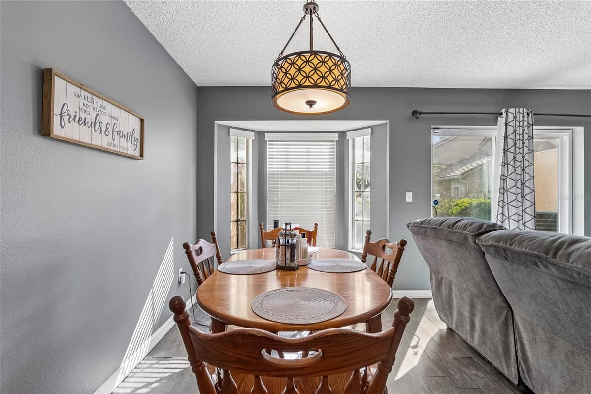 1210 FAIRWAY DRIVE — photo 5 of 18