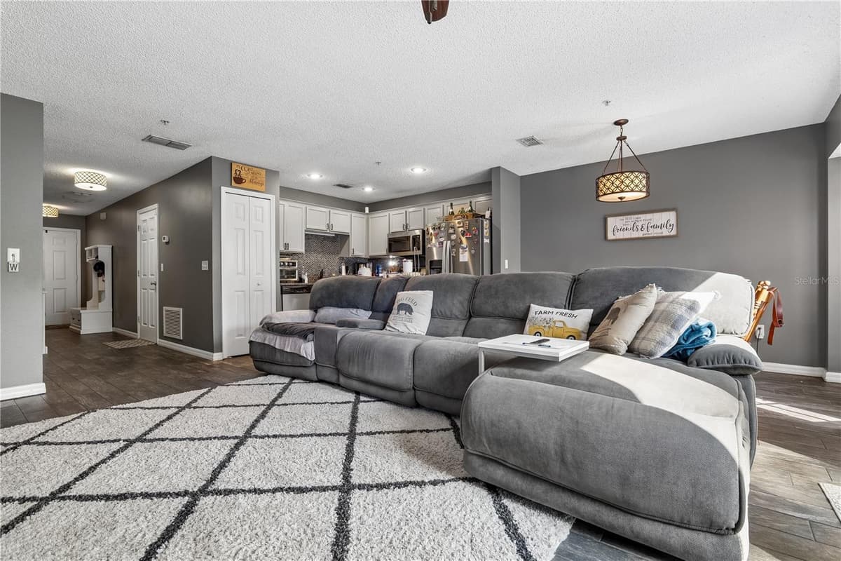 1210 FAIRWAY DRIVE — photo 4 of 18