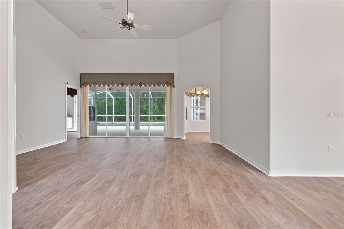 3210 RENO WAY — photo 7 of 76