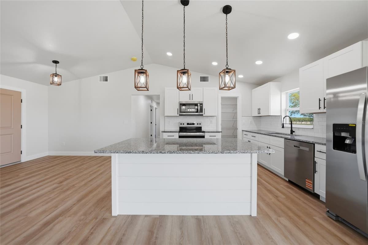 6894 SW MIAMI AVENUE — photo 3 of 18