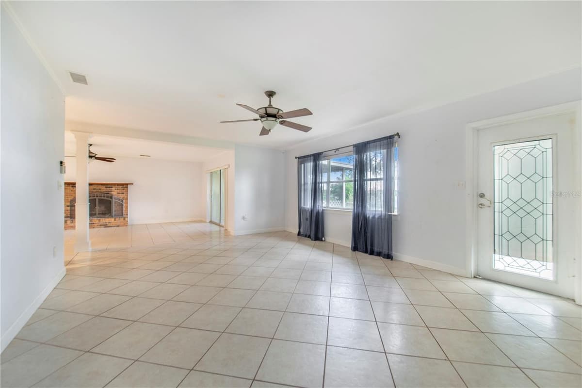 490 TWIN LAKES BOULEVARD — photo 7 of 49