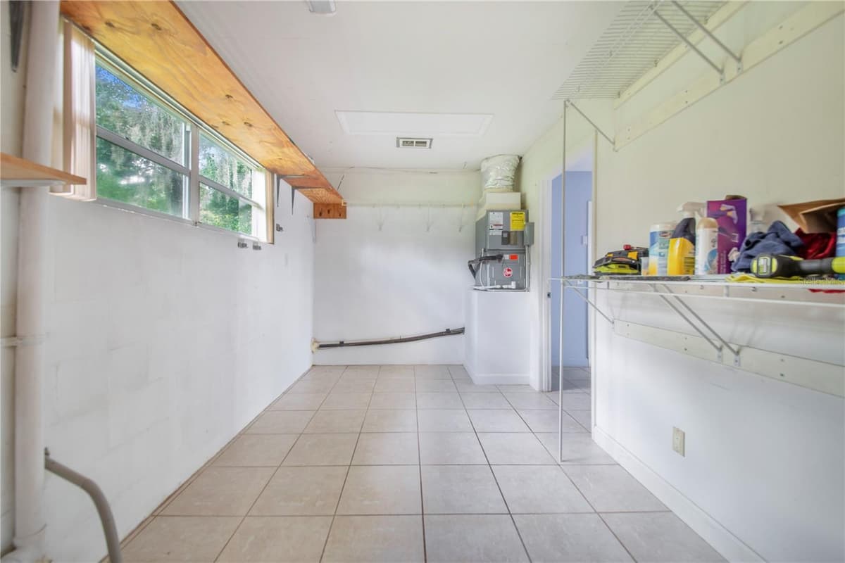 490 TWIN LAKES BOULEVARD — photo 15 of 49