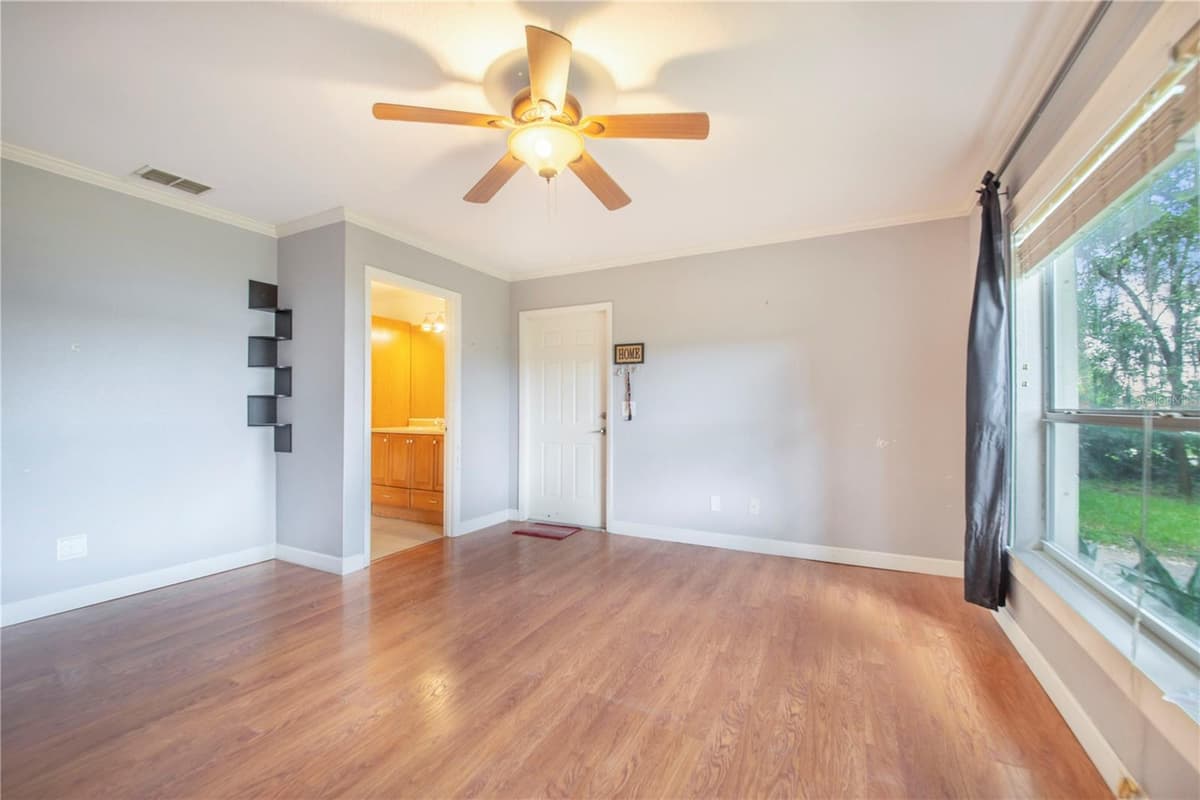 490 TWIN LAKES BOULEVARD — photo 17 of 49
