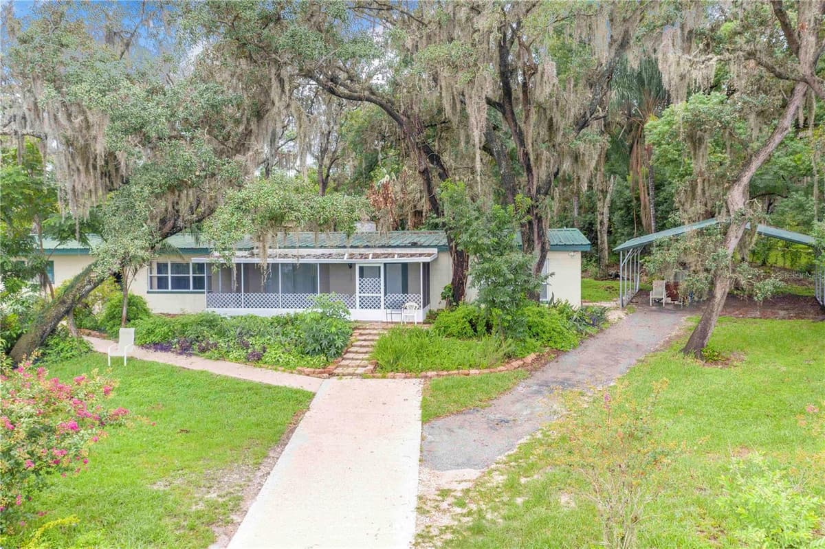 490 TWIN LAKES BOULEVARD — photo 45 of 49