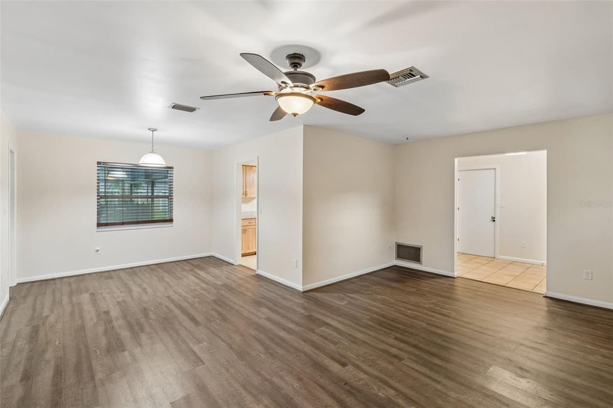 7640 VILLAGE GREEN DR — photo 6 of 28