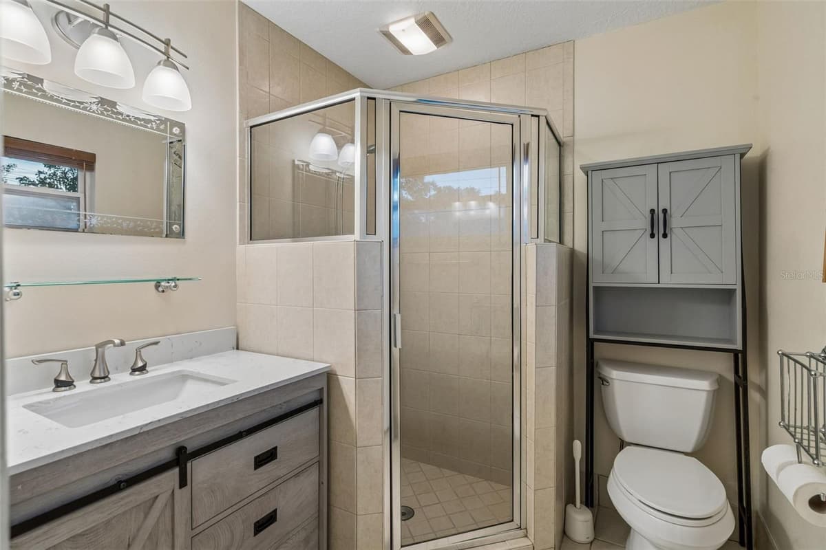 7640 VILLAGE GREEN DR — photo 16 of 28