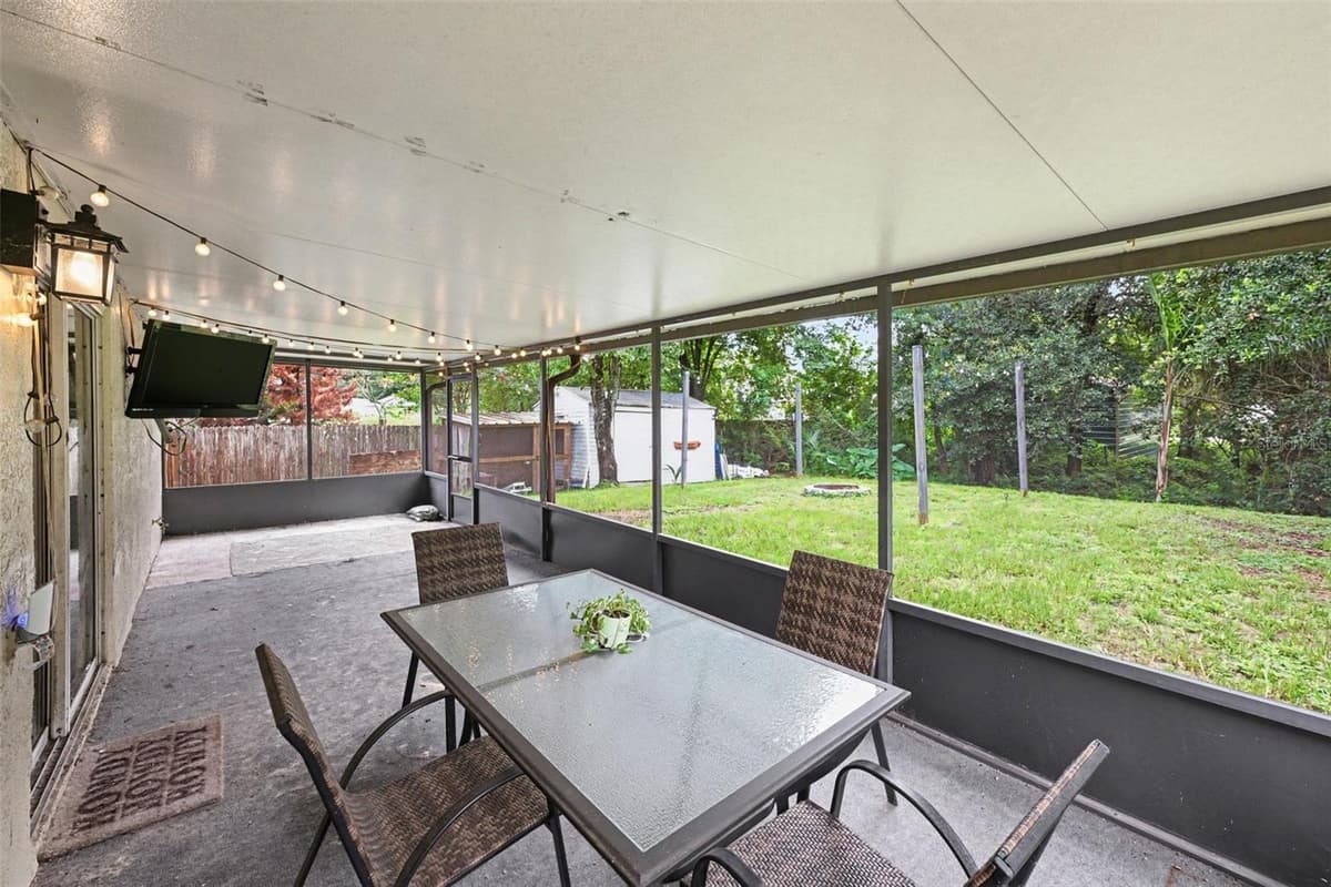 6289 LEONARD AVENUE — photo 30 of 31
