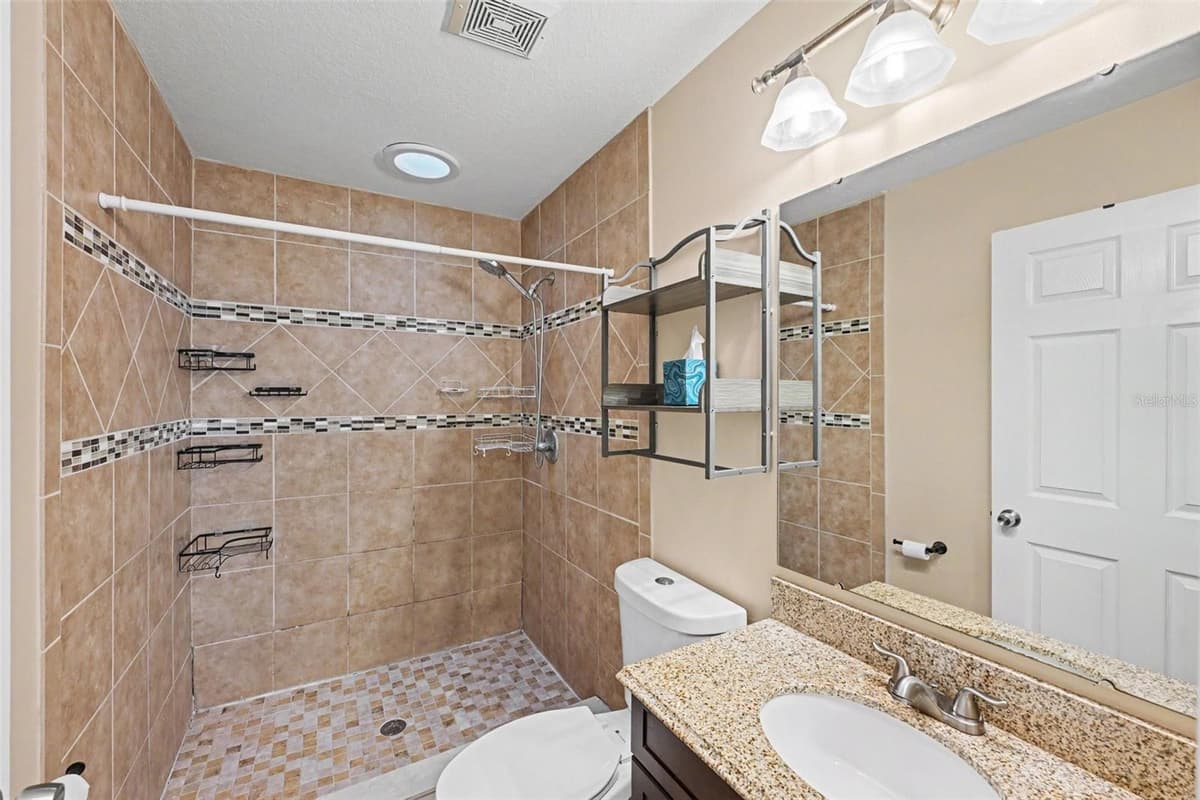 6289 LEONARD AVENUE — photo 15 of 31