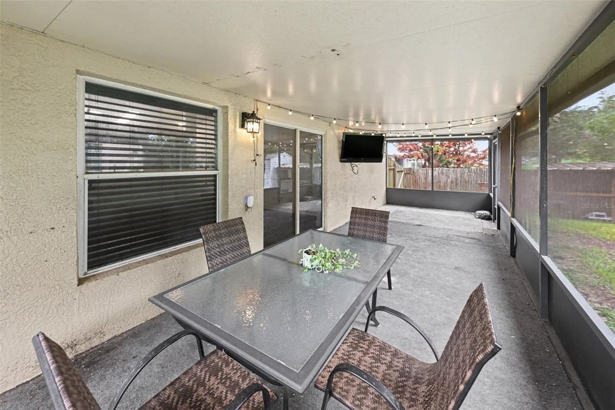 6289 LEONARD AVENUE — photo 27 of 31
