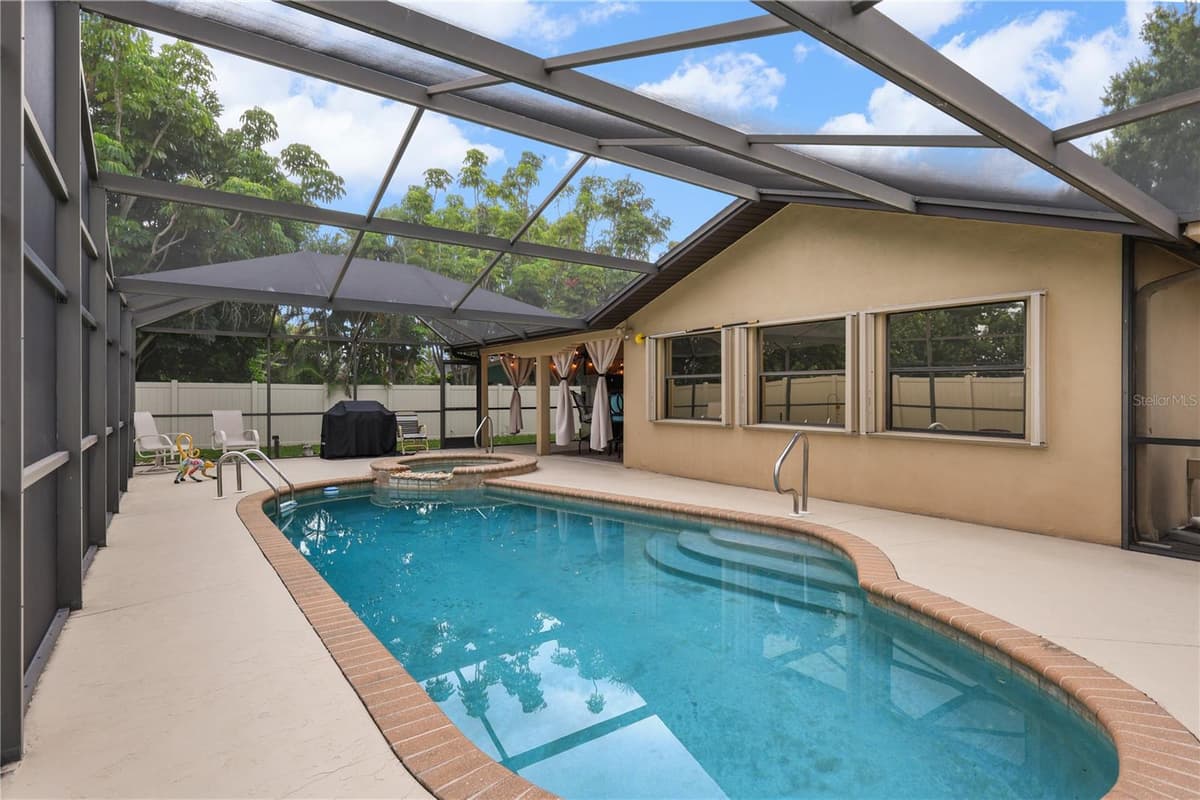 4029 COUNTRY CLUB BOULEVARD — photo 37 of 49