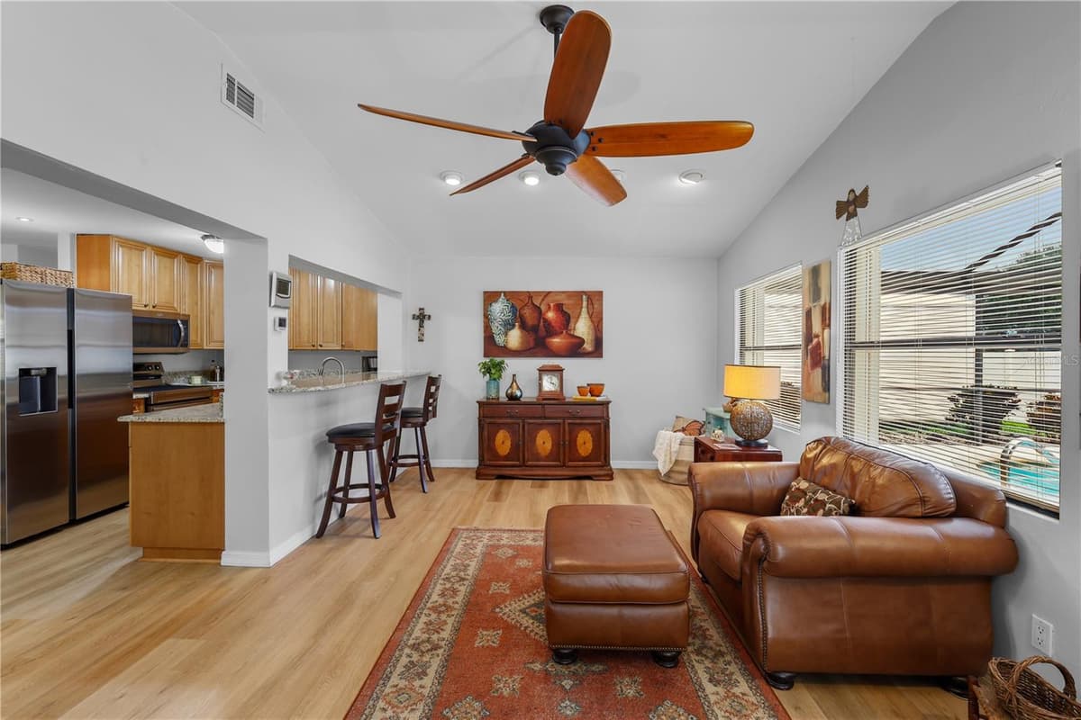 4029 COUNTRY CLUB BOULEVARD — photo 10 of 49