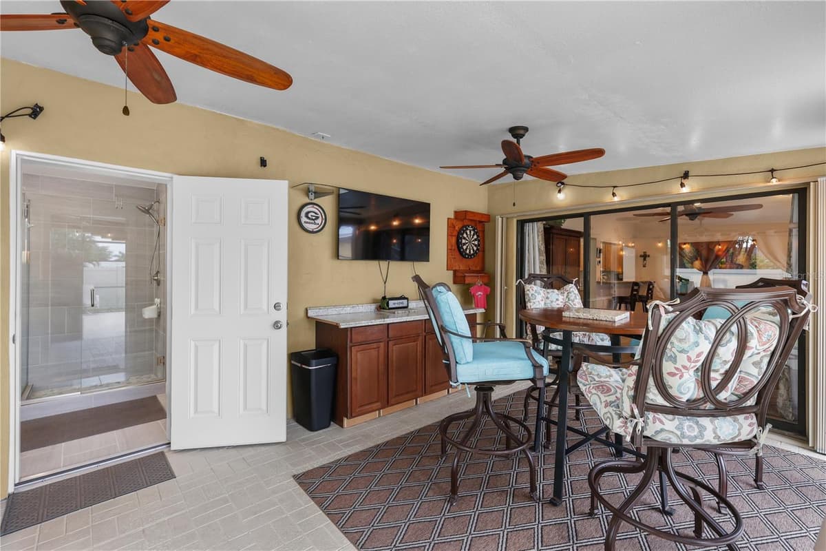 4029 COUNTRY CLUB BOULEVARD — photo 38 of 49