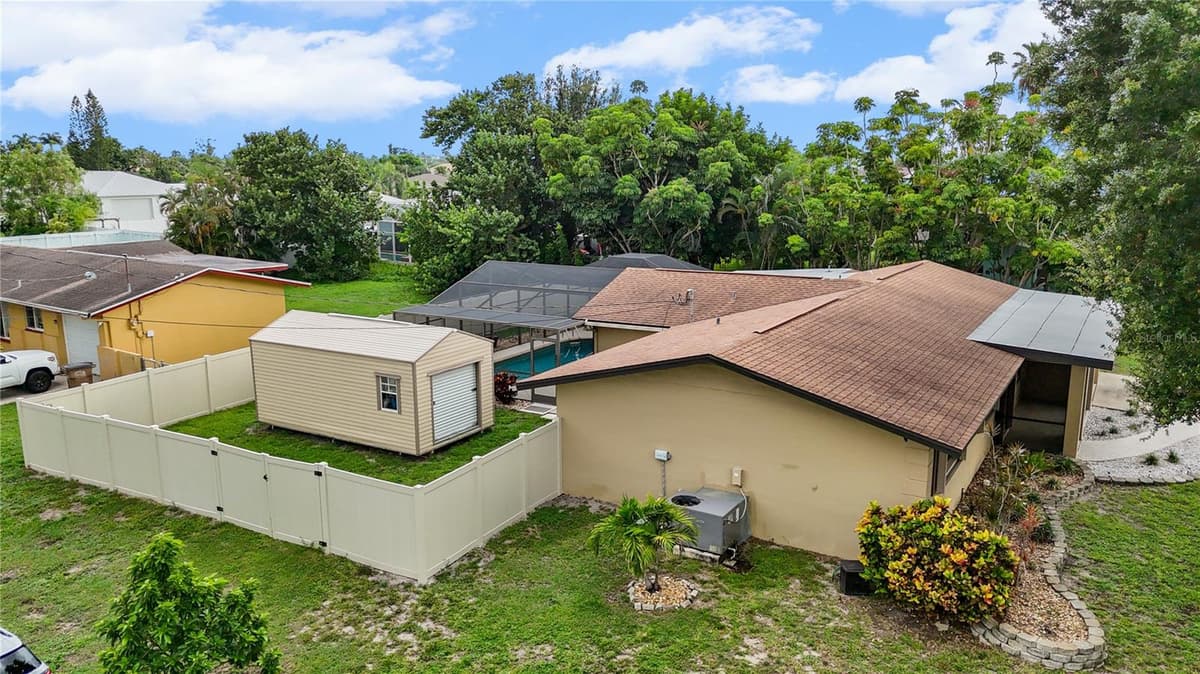 4029 COUNTRY CLUB BOULEVARD — photo 42 of 49