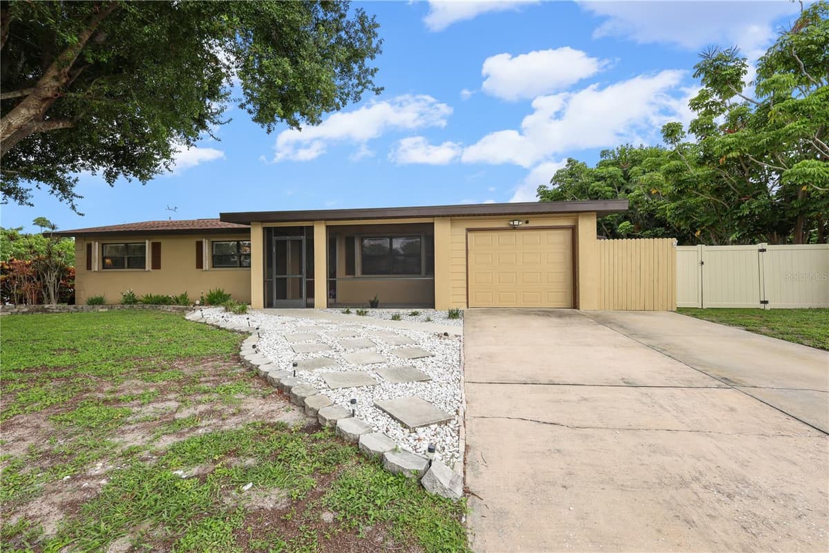 4029 COUNTRY CLUB BOULEVARD — photo 46 of 49