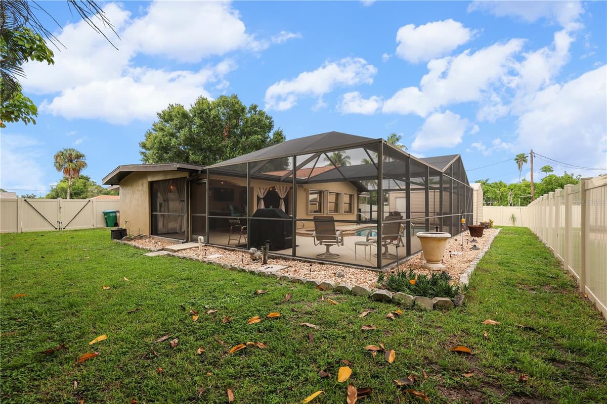 4029 COUNTRY CLUB BOULEVARD — photo 41 of 49