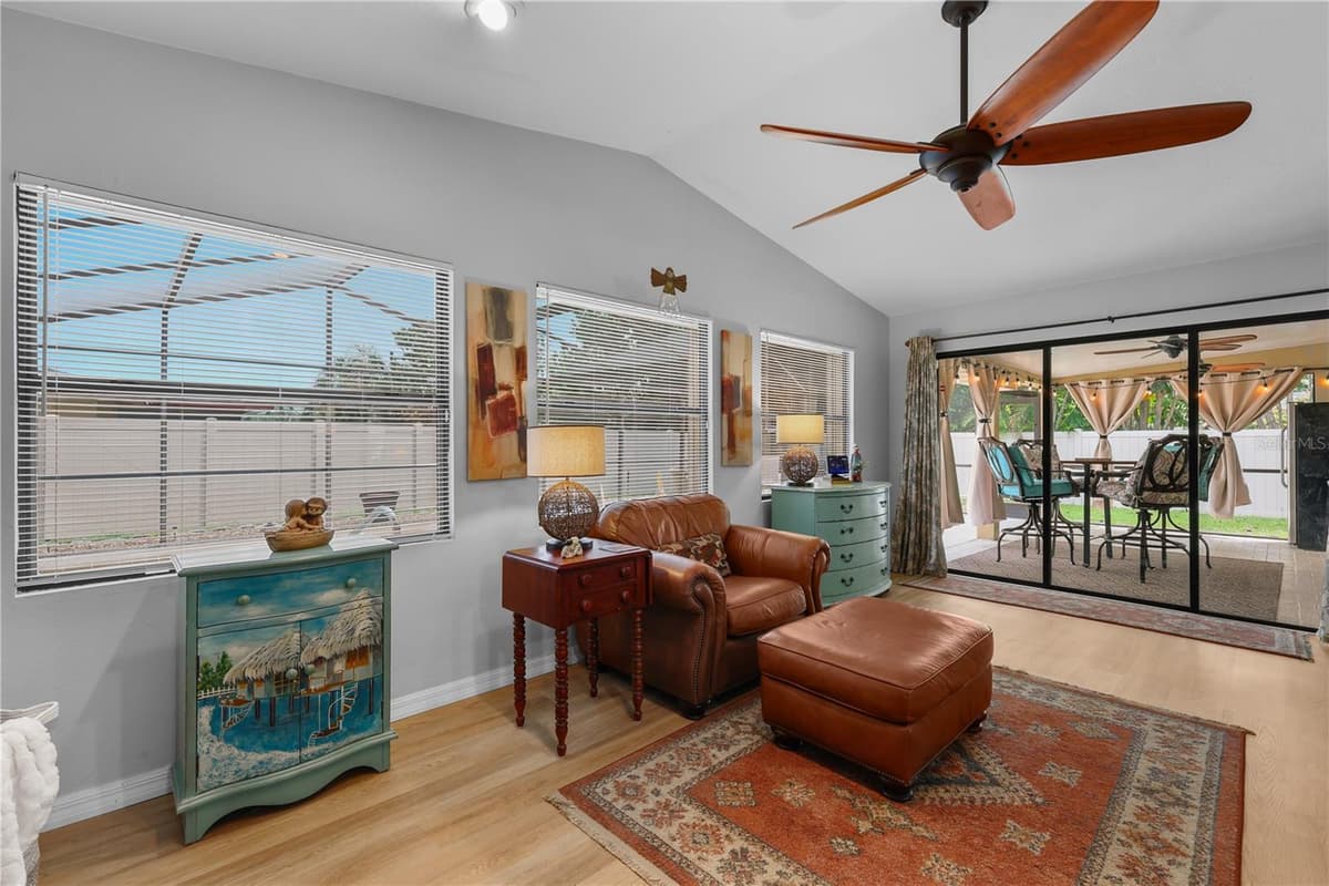 4029 COUNTRY CLUB BOULEVARD — photo 11 of 49