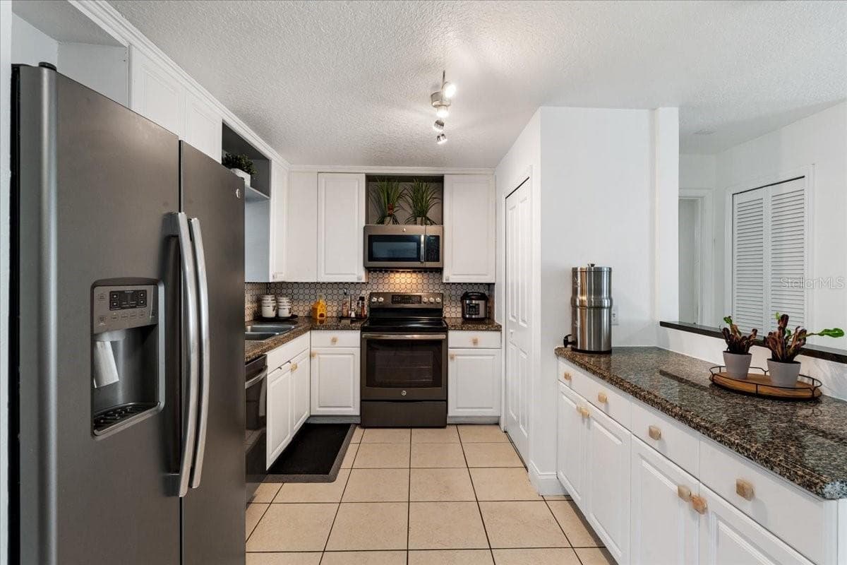 328 PANAMA CIRCLE — photo 13 of 45